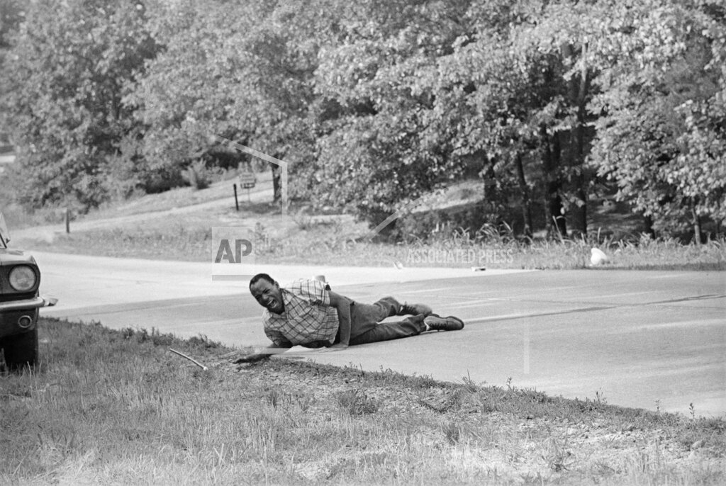 Watchf AP A  MS USA APHS102 James Meredith Shot Pulitzer 1967